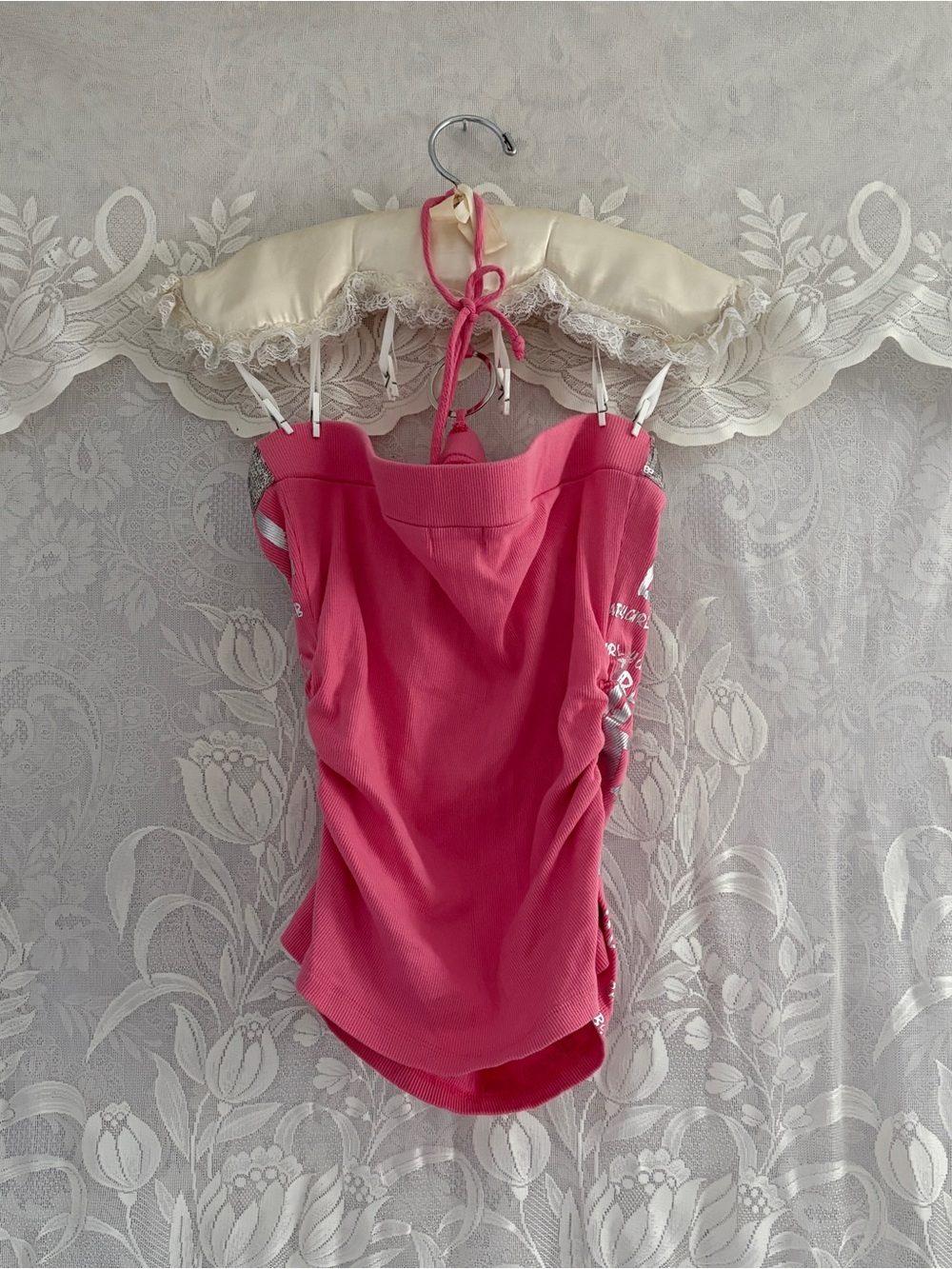 Y2K McBling baby girl graphic sequin o-ring pink halter top - Picture 5 of 6